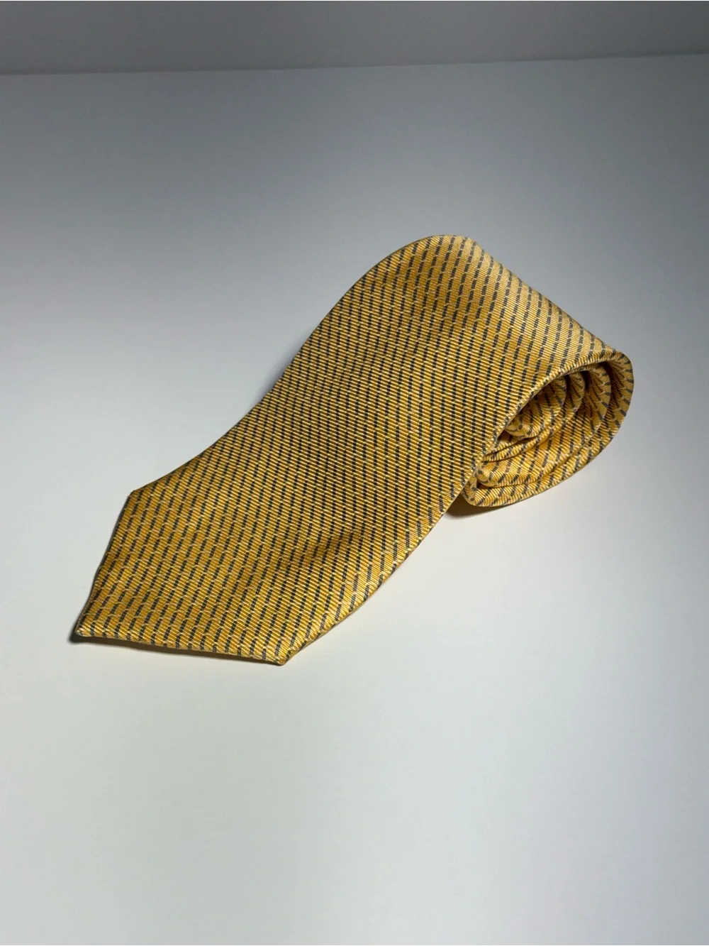 Brooks Brothers 346 Men’s Yellow Diagonal Lined 100% Silk Tie NWT Made in USA